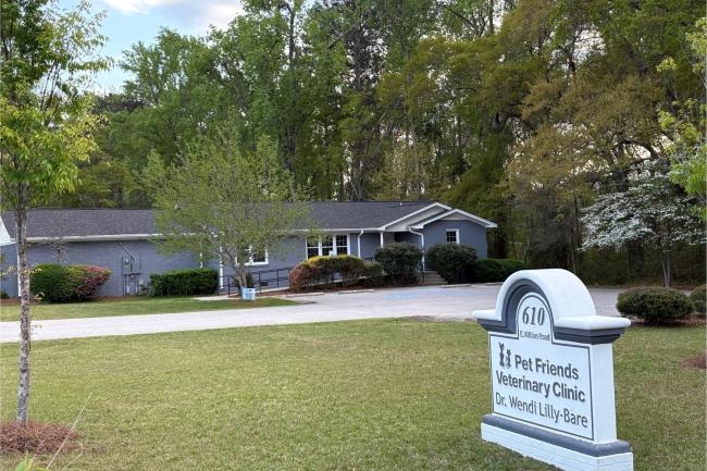 Pet Friends Veterinary Clinic, Serving the greater Columbia, SC area